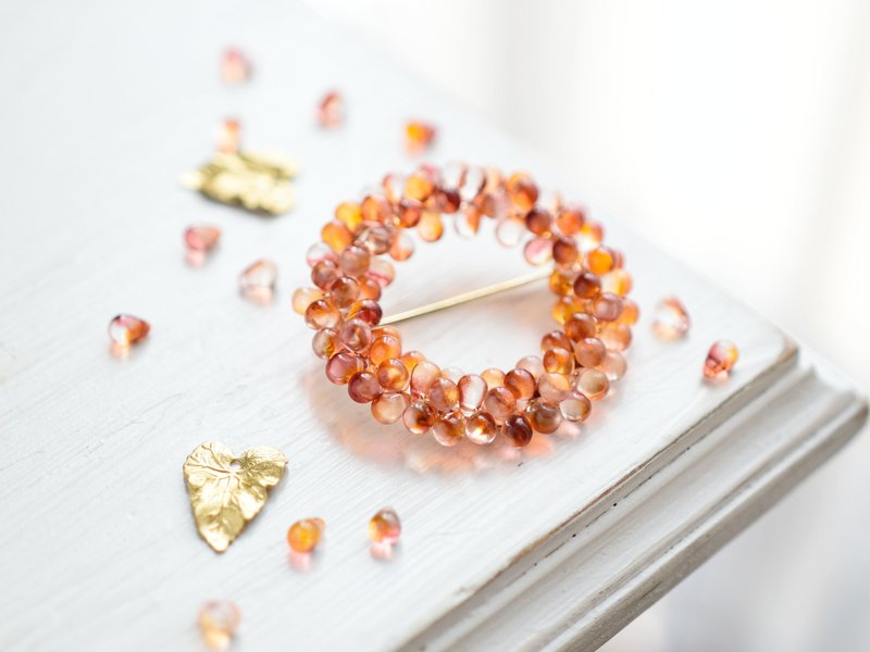 【胸針・M尺寸】夕陽 桂花 圓環 - 胸針 - 玻璃 橘色