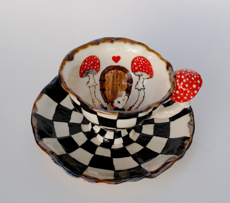 Tea cup and saucer set Alice in Wonderland Surprise cup Rabbit figurine - 茶壺/茶杯/茶具 - 瓷 多色
