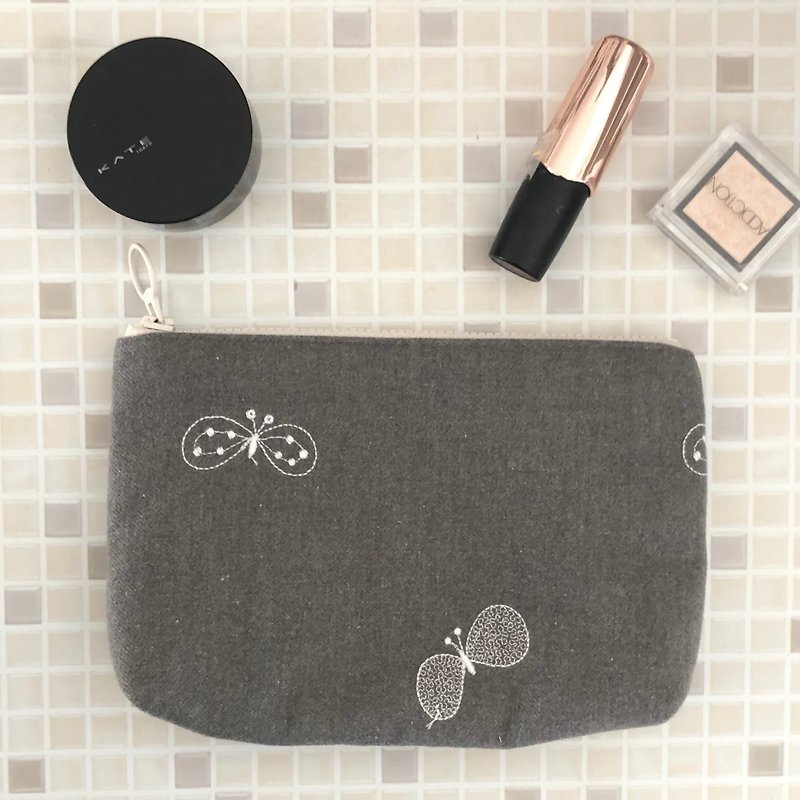 Handmade pouch choucho grey makeup pouch Japanese makeup pouch - Toiletry Bags & Pouches - Cotton & Hemp Gray