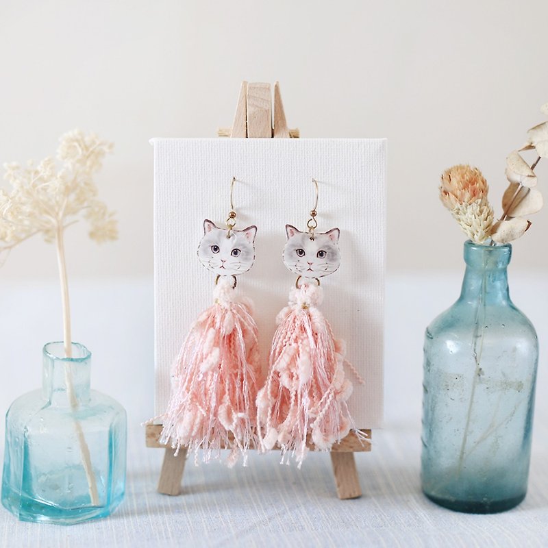 Small animal tassel handmade earrings - strawberry milk cat can be clipped - Earrings & Clip-ons - Resin Pink