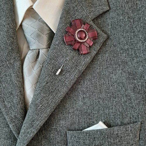 Leather Novel 布羅什 皮革首飾 Men's lapel pin genuine leather, Gift for him boutonnierre