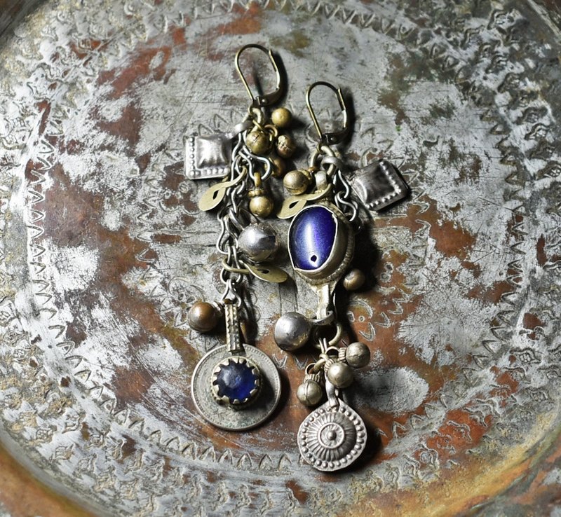 oldコインとo多彩ldアフガンメタル、民族鈴のアンシメトリーピアス - 耳環/耳夾/耳骨夾 - 其他金屬 金色