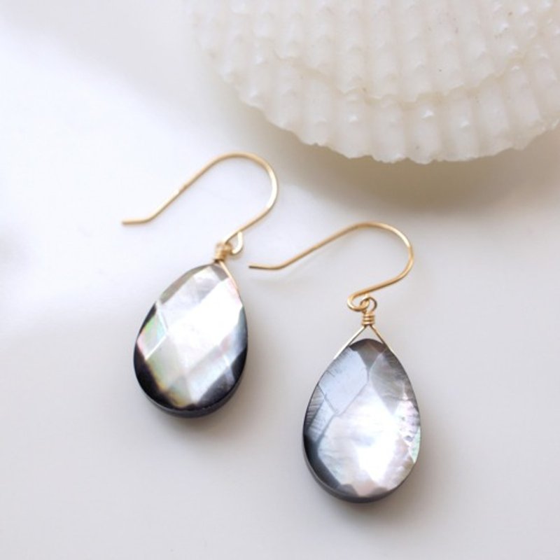 14KGF黒蝶貝のペアシェイプチェックカットピアス　Lakshmi - 耳環/耳夾/耳骨夾 - 寶石 黑色