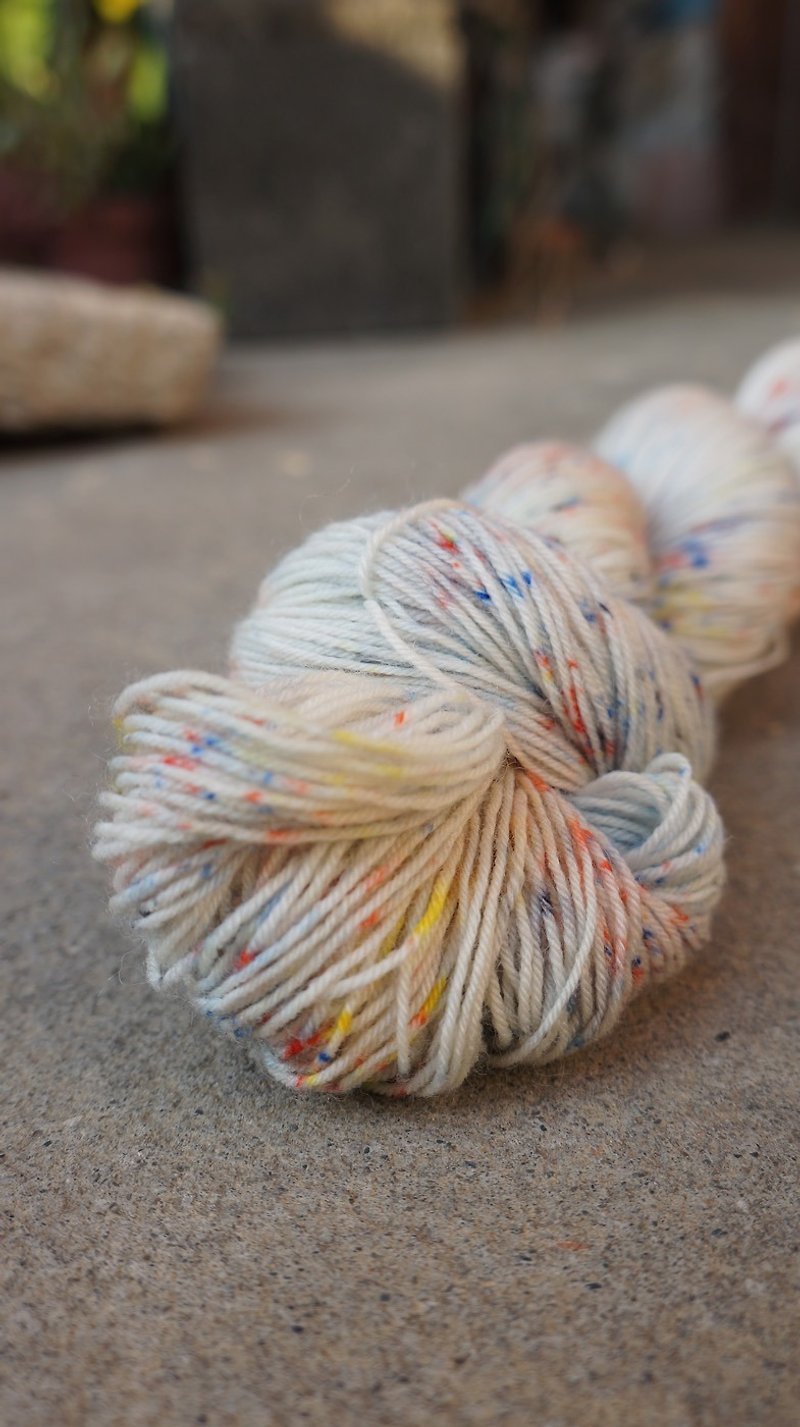 手染めの靴下。白砂糖 - (100BFL) - 編み物/刺繍/羊毛フェルト/裁縫 - ウール 