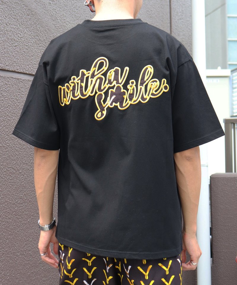 with smile パッチ刺繍Tシャツ - 男 T 恤 - 棉．麻 黑色