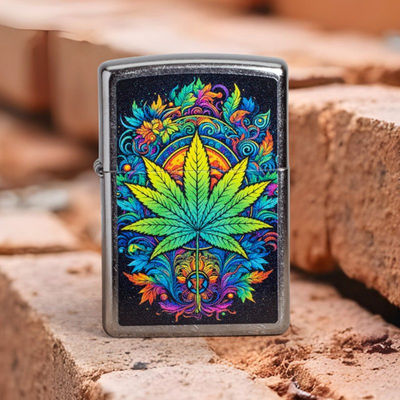 【ZIPPO官方旗艦店】魅力大麻葉設計防風打火機 46575 - 其他 - 銅/黃銅 多色