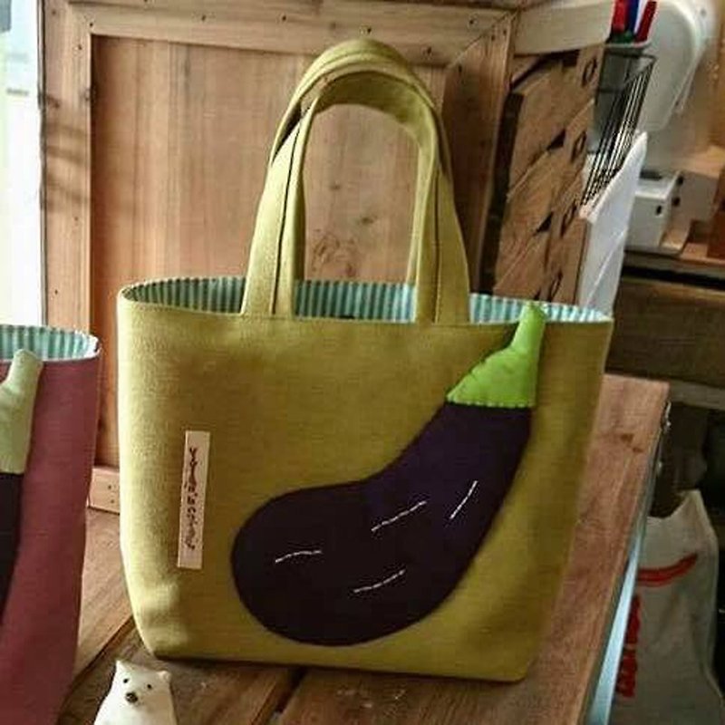 Big eggplant tote bag/grass green bottom - กระเป๋าถือ - ผ้าฝ้าย/ผ้าลินิน สีม่วง