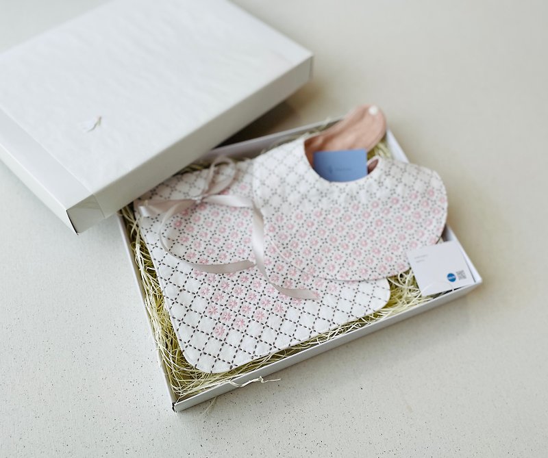 Hand-embroidered sashiko style & handkerchief gift set - Bibs - Cotton & Hemp Pink
