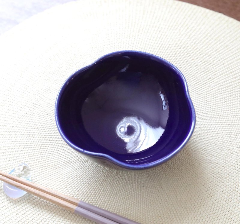 瑠璃色の三つ葉小鉢 - 碗 - 陶 藍色