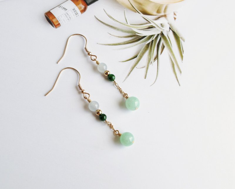 Heartbeat // Natural jade green jade, spicy green, white jade 925 Silver gold-plated ear hooks - ต่างหู - หยก สีเขียว