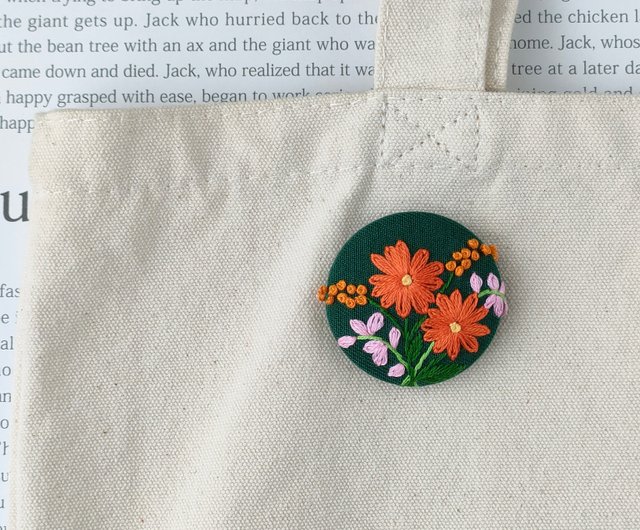 Carven 金色の花束ブローチ Yahoo!オークション -「カルヴェン carven」(ブローチ