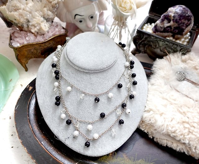 Japanese middle-aged black and white glue pearl super long choker