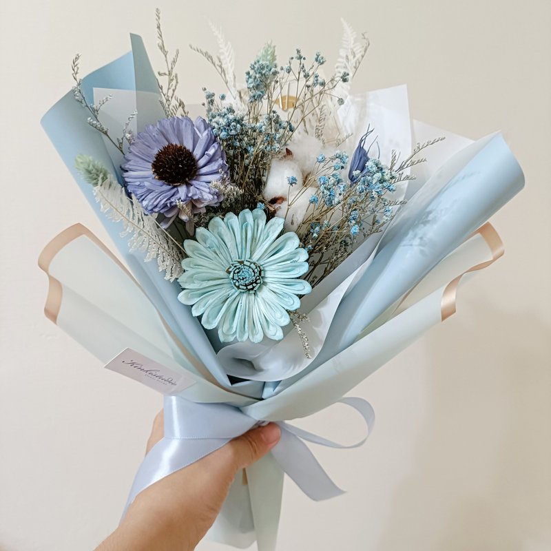畢業花束禮物 永生康乃馨玫瑰花束 情人節生日企業贈品課程 - 乾燥花/永生花 - 其他材質 多色