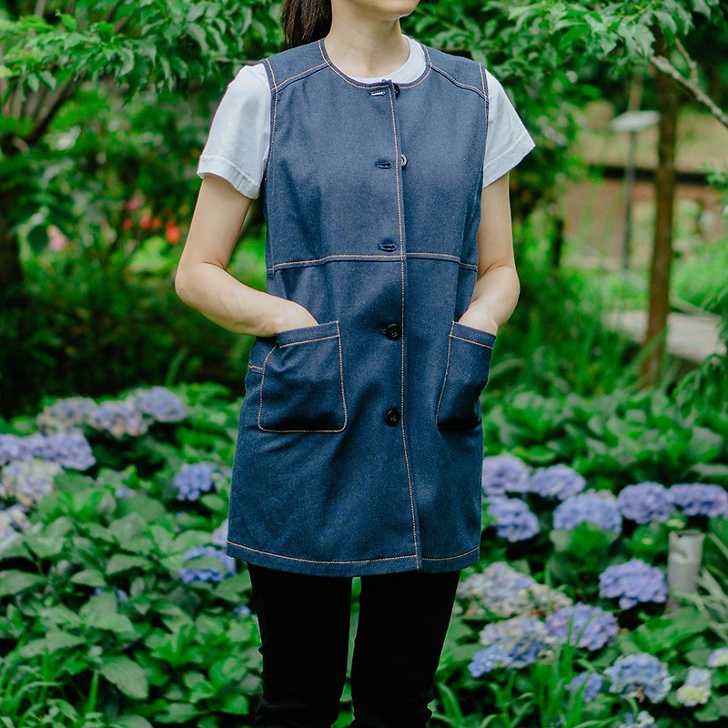 Takuya Indigo-Indigo Denim Buttoned Vest - เสื้อกั๊กผู้หญิง - วัสดุอื่นๆ สีน้ำเงิน