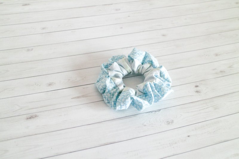 Gentle Breeze - Hand made hair scrunchy hair tie hair band Taiwan handcraft - เครื่องประดับผม - ผ้าฝ้าย/ผ้าลินิน สีน้ำเงิน