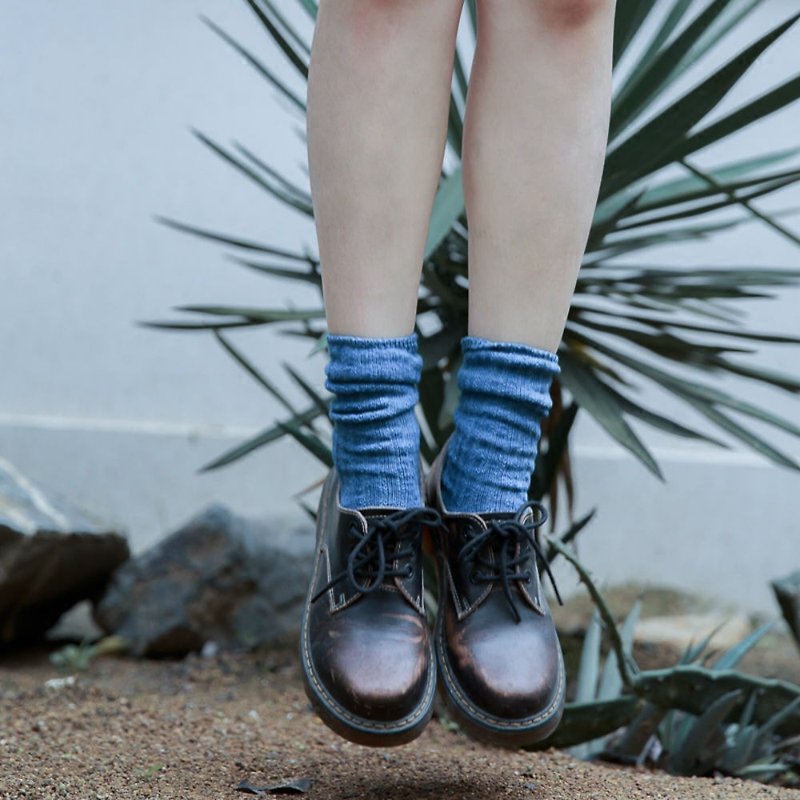 Salar | Natural Plant Dye Knit Plain Line Thick Hosiery Blue-Skinned Girl Short Socks Natural Antibacterial and Deodorant Efficacy Each Pair is Hand-dyed | NAMSAN - ถุงเท้า - ผ้าฝ้าย/ผ้าลินิน สีน้ำเงิน