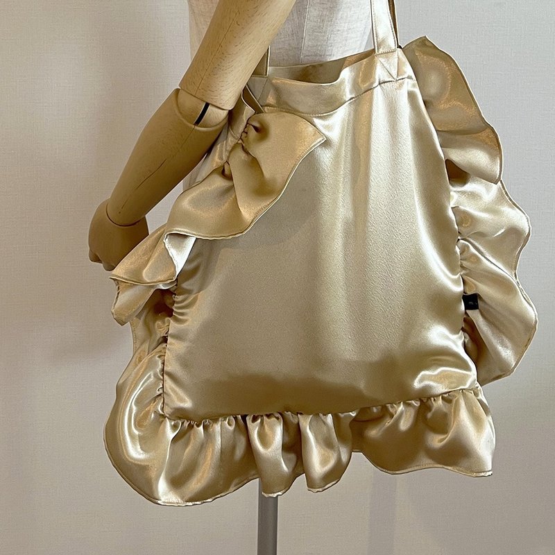 Plenty of frill gathers regular size tote bag satin gold beige - กระเป๋าถือ - วัสดุอื่นๆ สีทอง