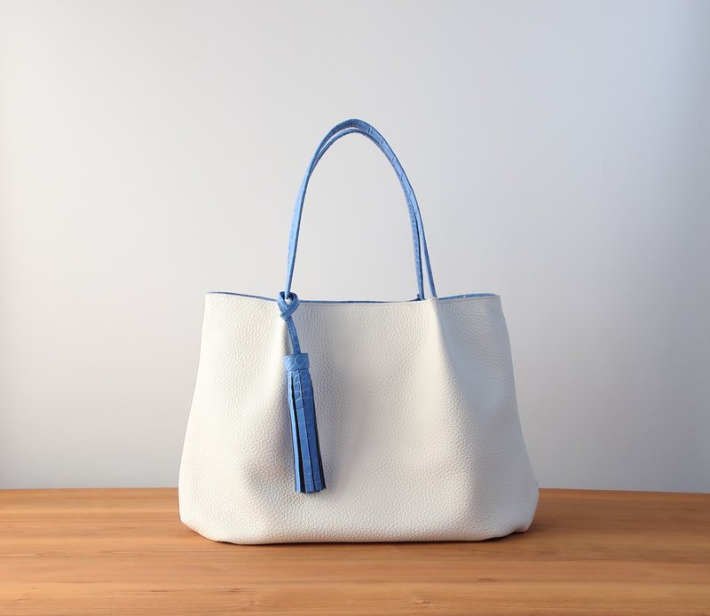 Fluffy tucked tote, L size, white x light blue, made-to-order - Handbags & Totes - Genuine Leather White