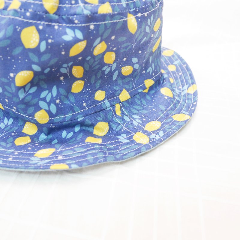 Summer Double Sided Fisherman Hat Series | Blueberry Lemon - หมวก - ผ้าฝ้าย/ผ้าลินิน สีน้ำเงิน