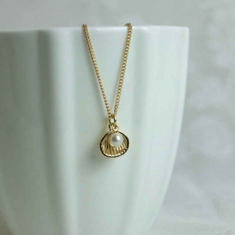 Small pearl shell pendant necklace natural freshwater pearl cute summer ocean - Necklaces - Pearl 