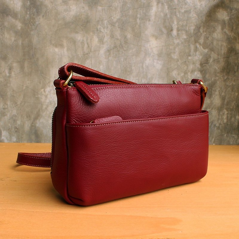 Cross Body Bag - Candy - สีแดงเข้ม (Genuine Cow Leather) / 皮包 / Leather Bag - กระเป๋าแมสเซนเจอร์ - หนังแท้ สีแดง