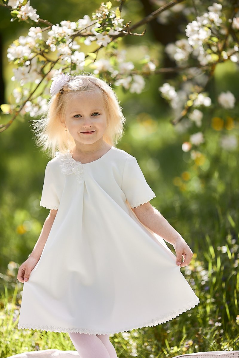 準備出貨 4 歲和 8 歲芭蕾舞短裙花卉蕾絲女童連身裙適合婚禮生日 - 童裝禮服 - 其他材質 多色
