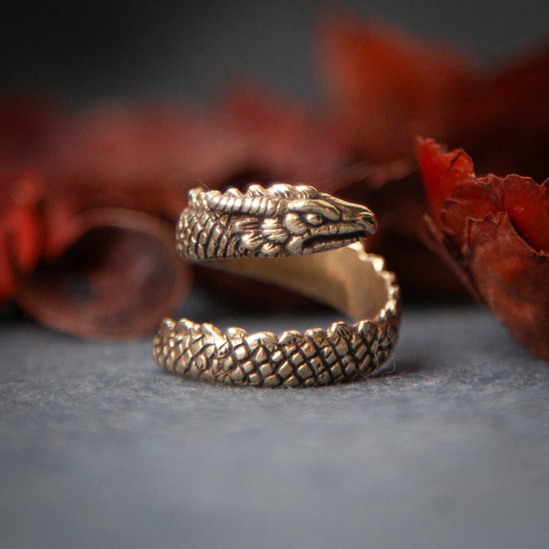 Snake ring. Handmade jewelry. Pagan art. Adjustable ring. Animal jewelry - แหวนทั่วไป - โลหะ สีส้ม