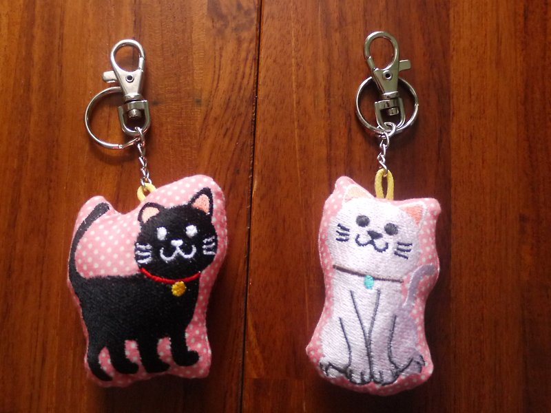 喵喵Cat Embroidery Cotton Key Chain Charm Embroidered in English Please Remark - ที่ห้อยกุญแจ - งานปัก หลากหลายสี