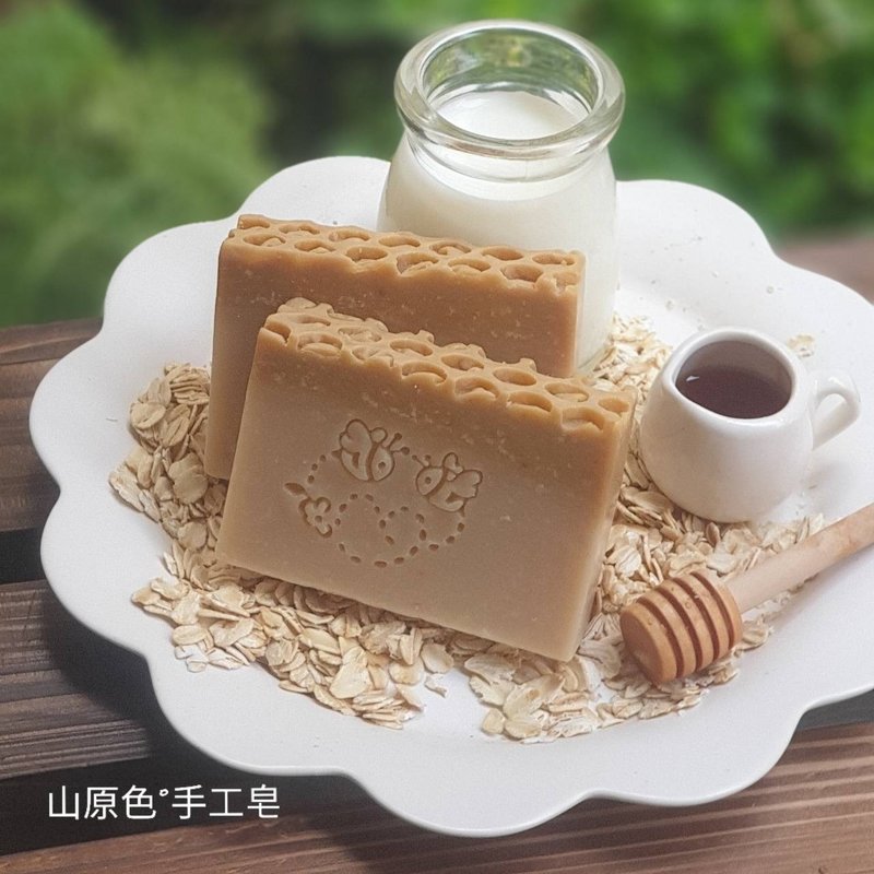 Mountain Original Color Handmade Soap Guaiac Goat Milk Highly Moisturizing Honey Oatmeal Autumn and Winter Repair Goat Milk Soap - สบู่ - วัสดุอื่นๆ 