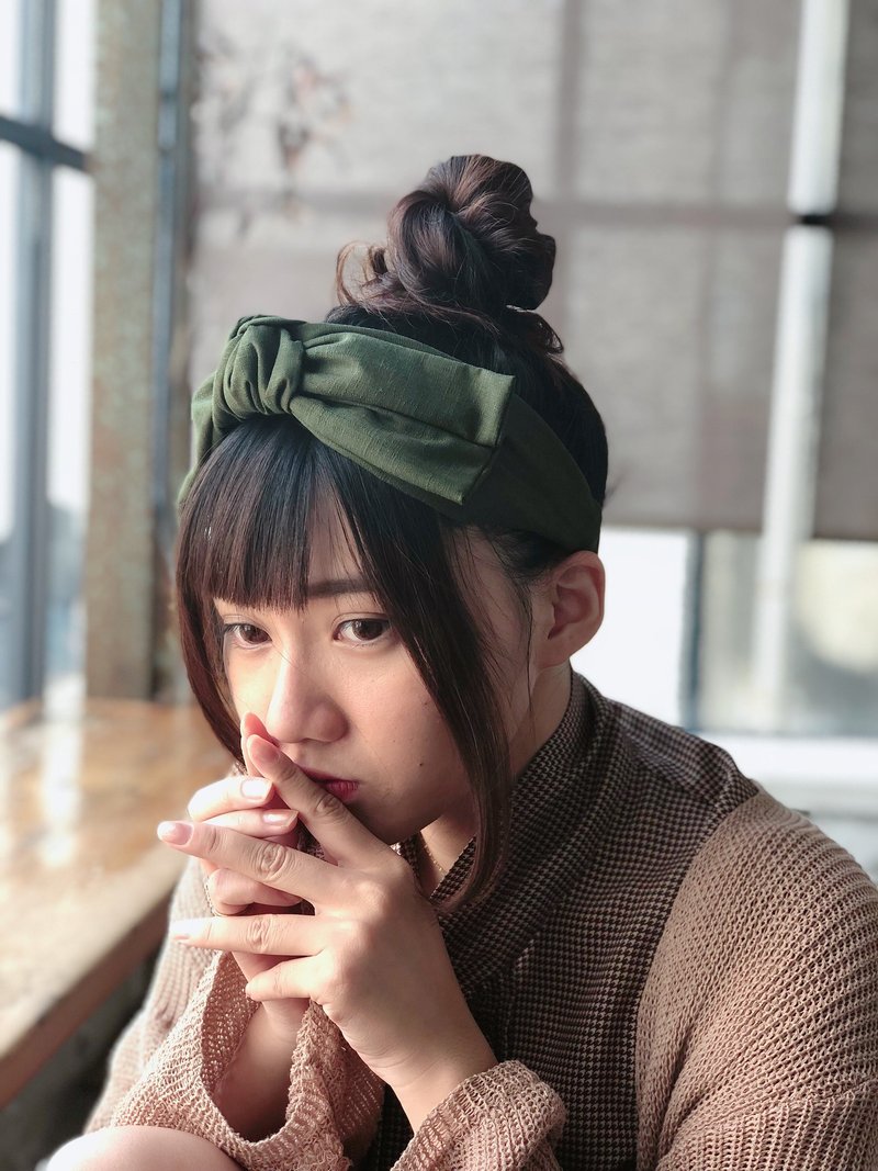 荒野の森のグリーンの大きな蝶のねじれたヘッドバンドggoomstudioの物語 - ヘアバンド．カチューシャ - コットン・麻 グリーン