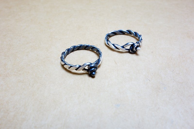Sterling silver ~ black and white rope bead ring integrated forming a 1,300 yuan - Couples' Rings - Silver Silver