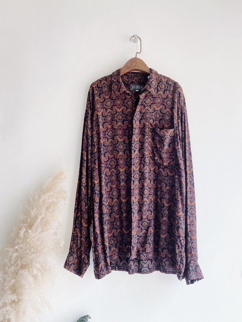 黑橙紅宮廷華麗花紋圖騰 古著純絲襯衫上衣 vintage Shirt - 女襯衫 - 絲．絹 多色