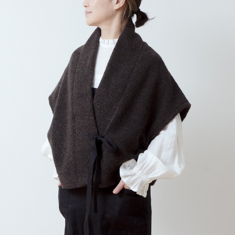 High quality wool boa shawl vest with ribbon tape/dark Brown - เสื้อกั๊กผู้หญิง - ขนแกะ สีนำ้ตาล