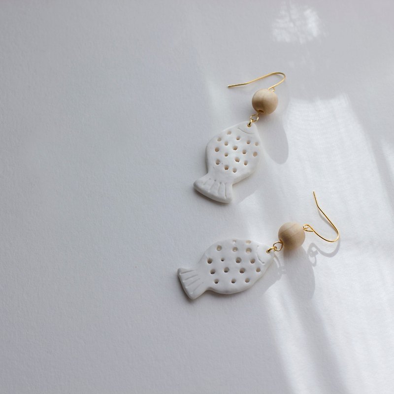 Hand made hole series wood fish earrings soft clay wood earrings 925 sterling silver gold-plated ear - Earrings & Clip-ons - Clay White