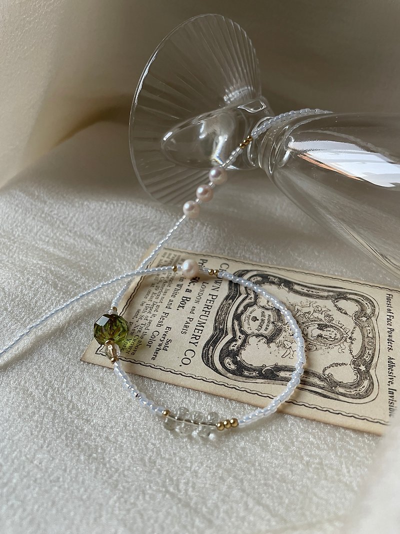Morning Mist Forest Glass Pearl Necklace - สร้อยคอ - ไข่มุก สีเขียว