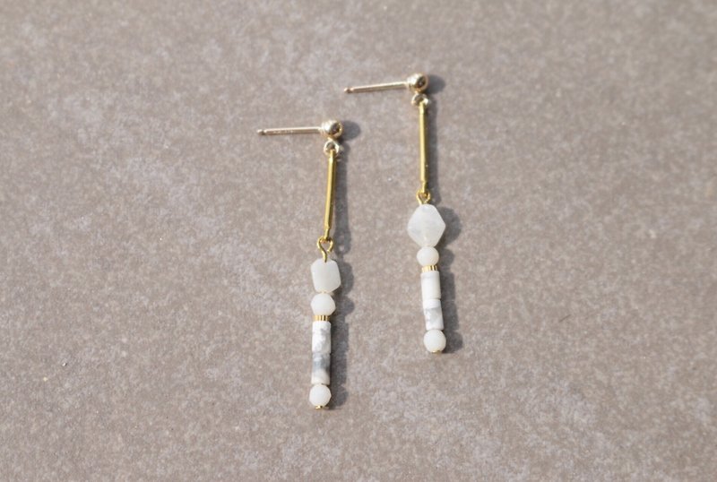 [Seasonal Sale] White Jade Bronze Earrings 1138-A Hua - ต่างหู - เครื่องประดับพลอย ขาว
