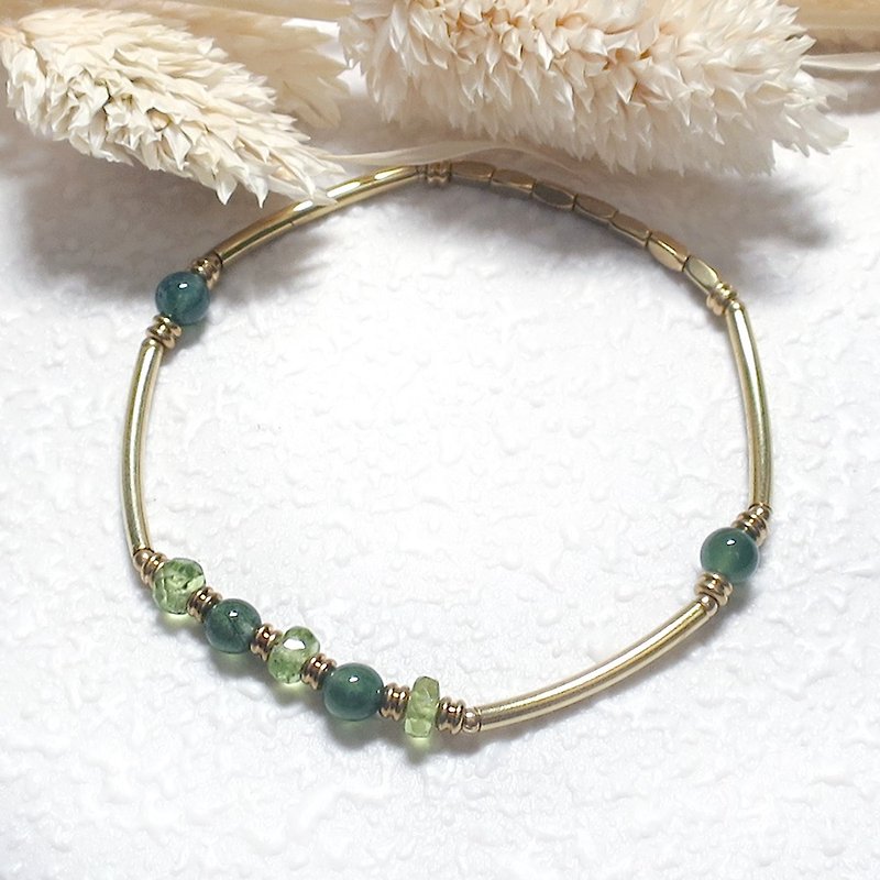 VIIART. Under the tree. Peridot water agate brass bracelet - Bracelets - Gemstone Green