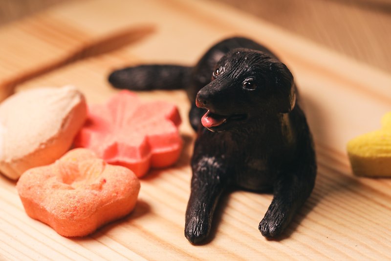 Dog customized pet handmade clay model Meeks with cushion - ตุ๊กตา - ดินเหนียว สีดำ