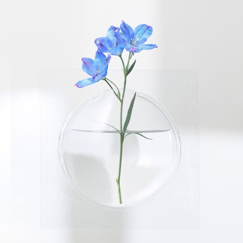 Japan+d minimalist light-transmitting design aerial vase - เซรามิก - พลาสติก หลากหลายสี