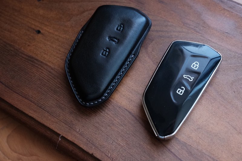 Shape it  | Handmade Leather Volkswagen /skoda  key Case.Car Key Holder - ที่ห้อยกุญแจ - หนังแท้ หลากหลายสี