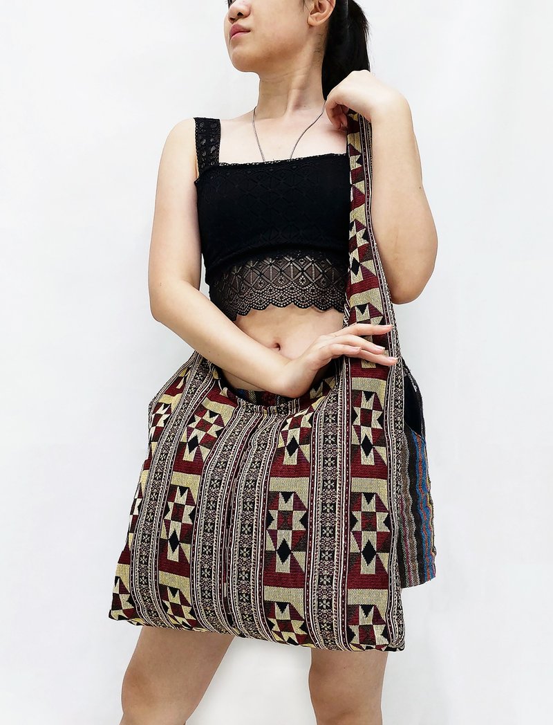Woven Cotton Bag Shoulder bag Crossbody bag Bohemian Unisex Hobo bag Long Strap - 其他 - 棉．麻 紅色