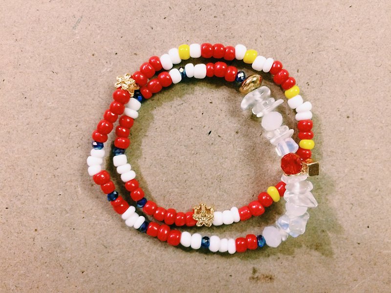 Double ring ore beads (red and white section) - สร้อยข้อมือ - วัสดุอื่นๆ สีแดง