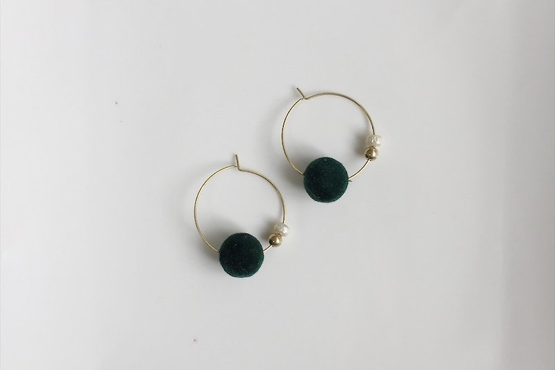 Warm - green pearl brass earrings - Earrings & Clip-ons - Other Metals Green