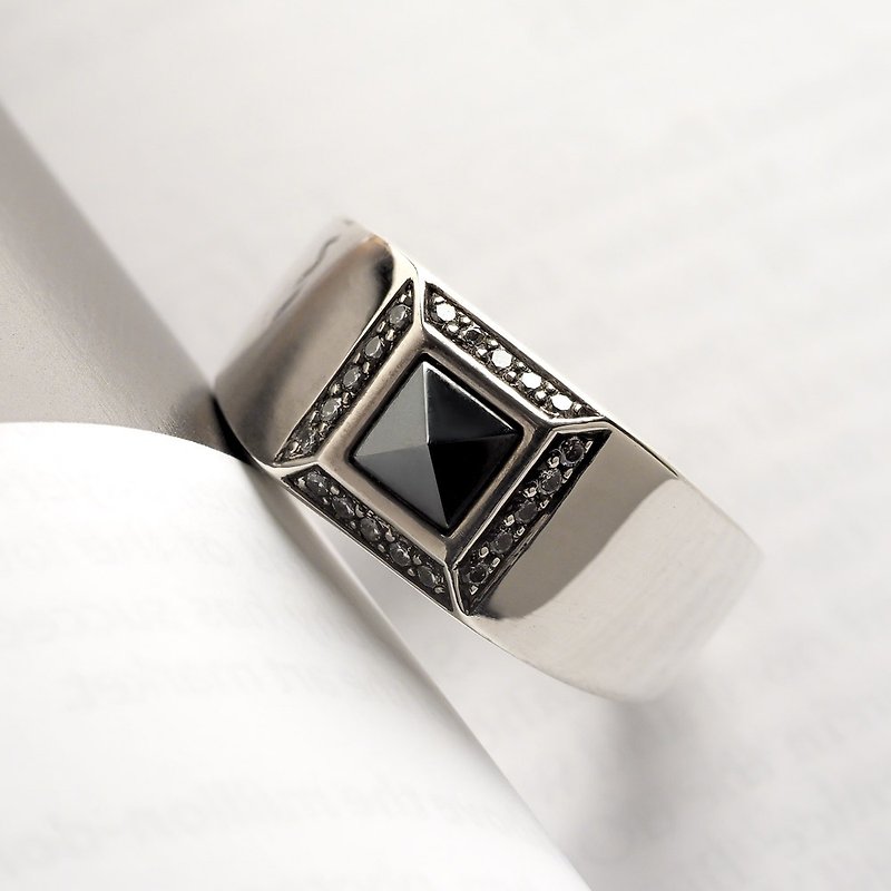 Minimalist Luxury Gentleman Black Square Diamond Ring 925 Sterling Silver - แหวนทั่วไป - เงินแท้ สีเงิน
