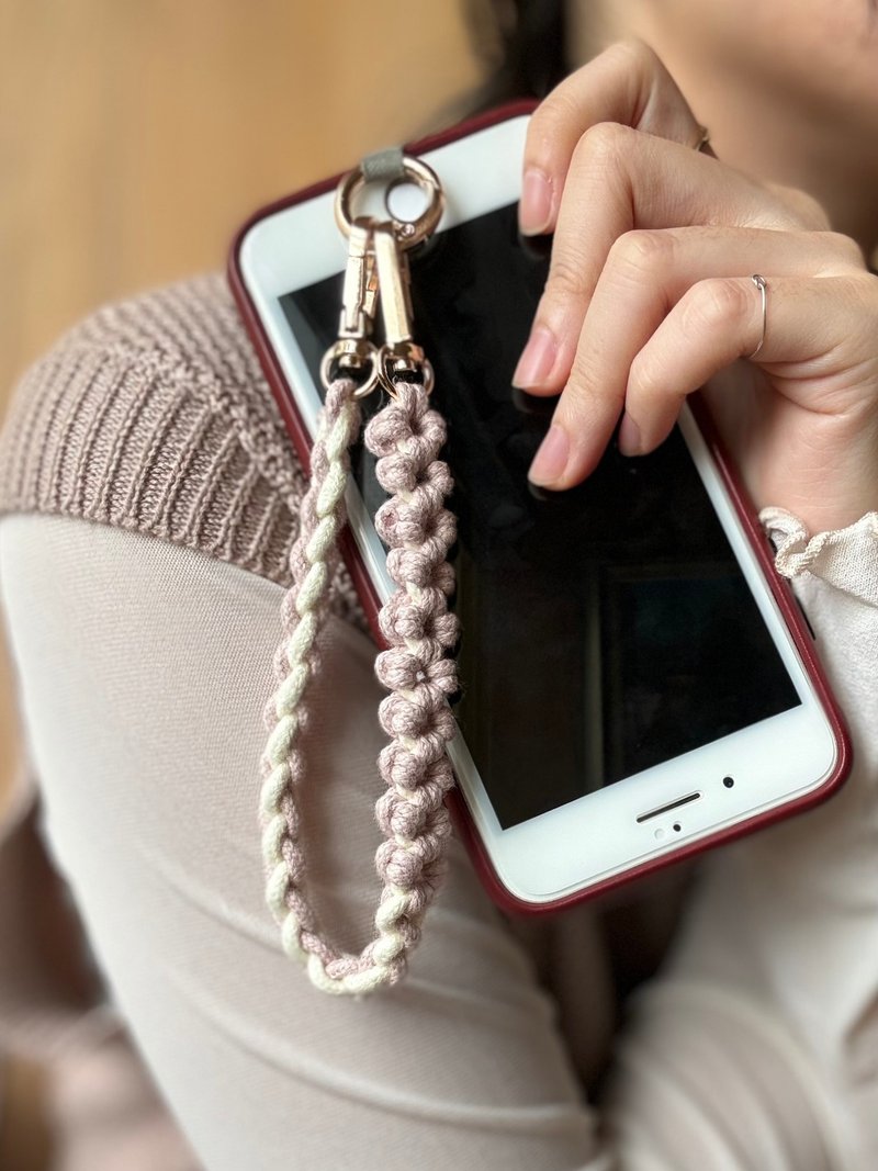 藕系 ⋯ 編織空心花 調節式 手機掛繩 手機背帶 - 掛繩/吊繩 - 植物．花 紫色