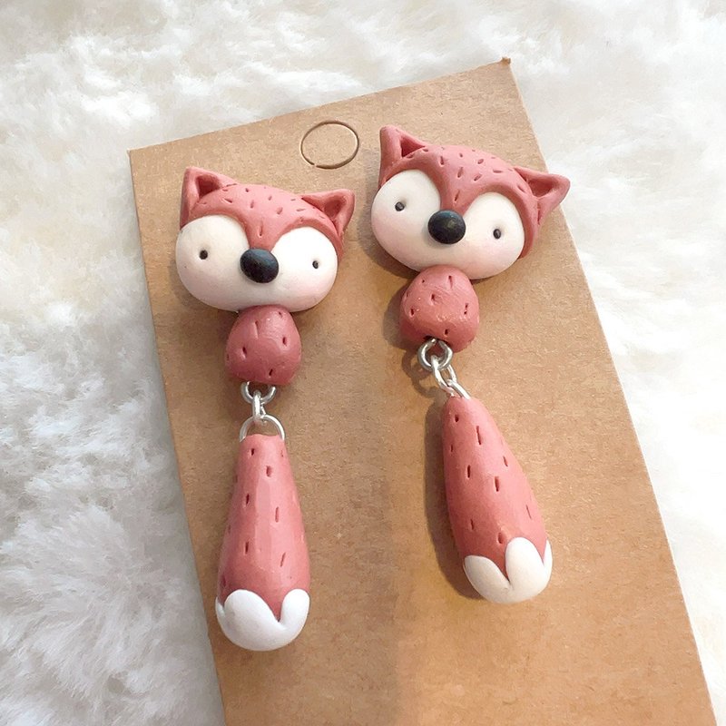 The little fox in the rabbit bag fairy tale soft clay earrings earrings - ต่างหู - ดินเหนียว สีนำ้ตาล