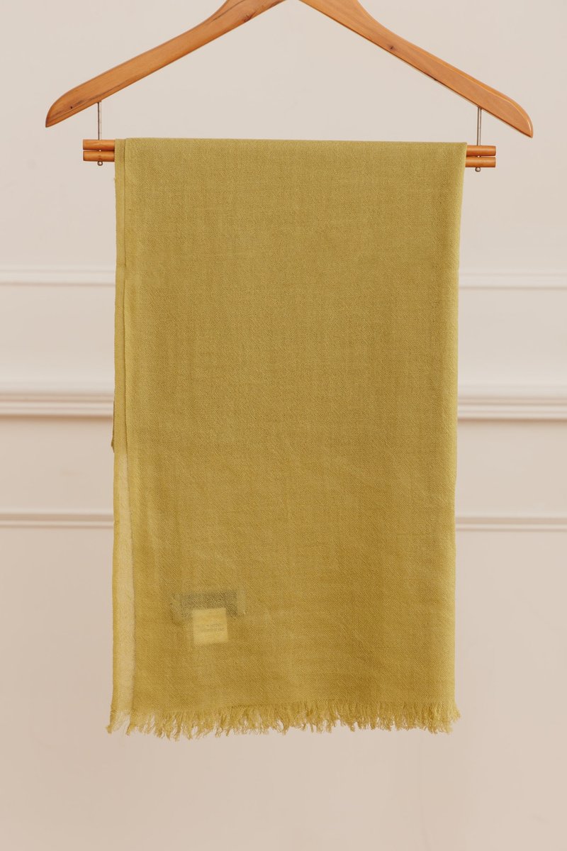 CASHMERE Thin and ultra-high count cashmere shawl | MOSS GREEN | - Knit Scarves & Wraps - Wool Yellow