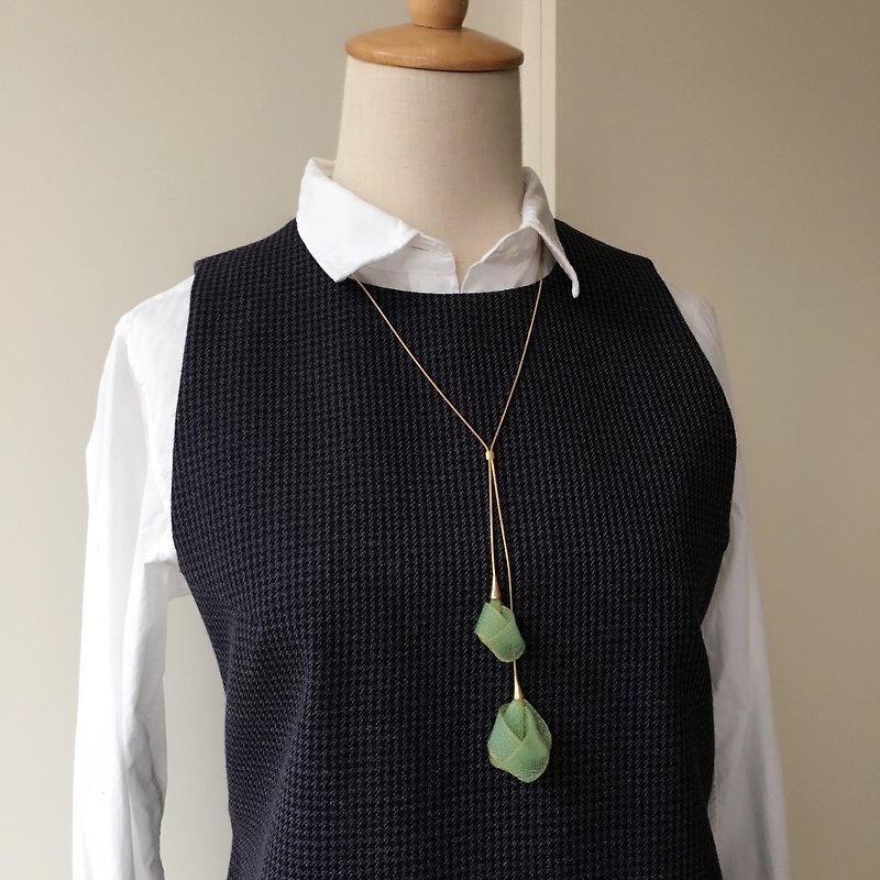French handmade nylon button necklace _ apple green - สร้อยคอยาว - เส้นใยสังเคราะห์ สีเขียว