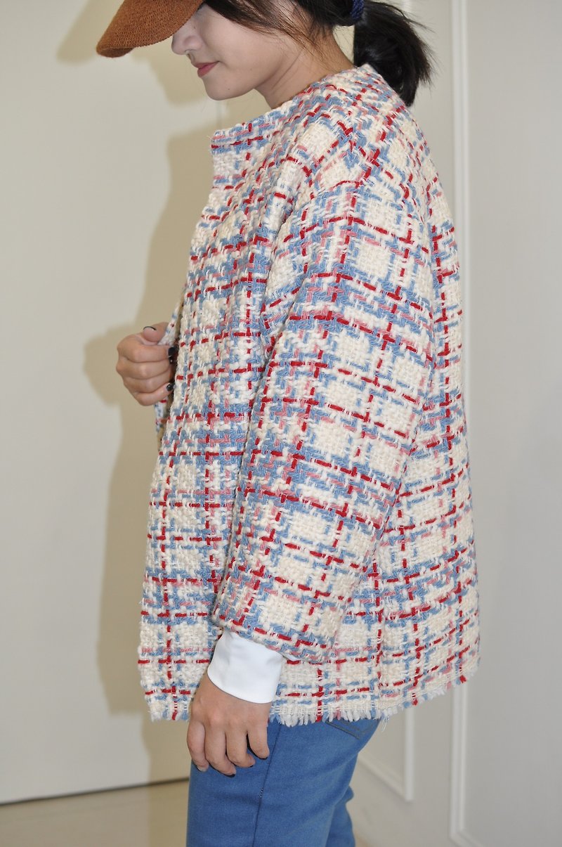 Flat 135 X Taiwan designer 90% wool four-color knitted wool fabric short coat coat shawl - เสื้อแจ็คเก็ต - ขนแกะ ขาว