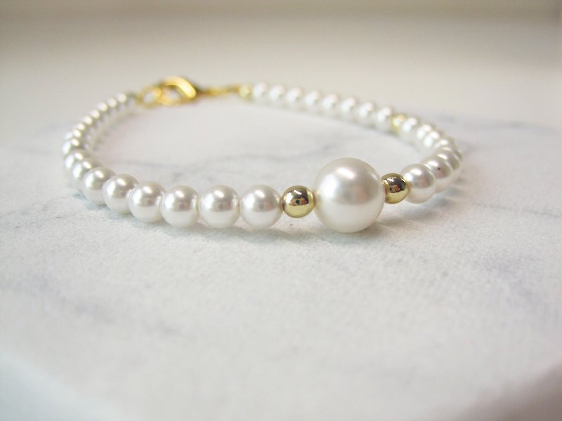 Swarovski Crystal White Pearl Bracelet / Wedding Jewellry / Bride / Bridemaid - สร้อยข้อมือ - เครื่องเพชรพลอย ขาว